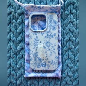 Loopy Floral Blue Toile Case Apple 15 Pro